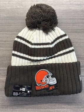 Cleveland Browns New Era Sideline Sport Cuffed Pom Knit Winter Hat Beanie Brown